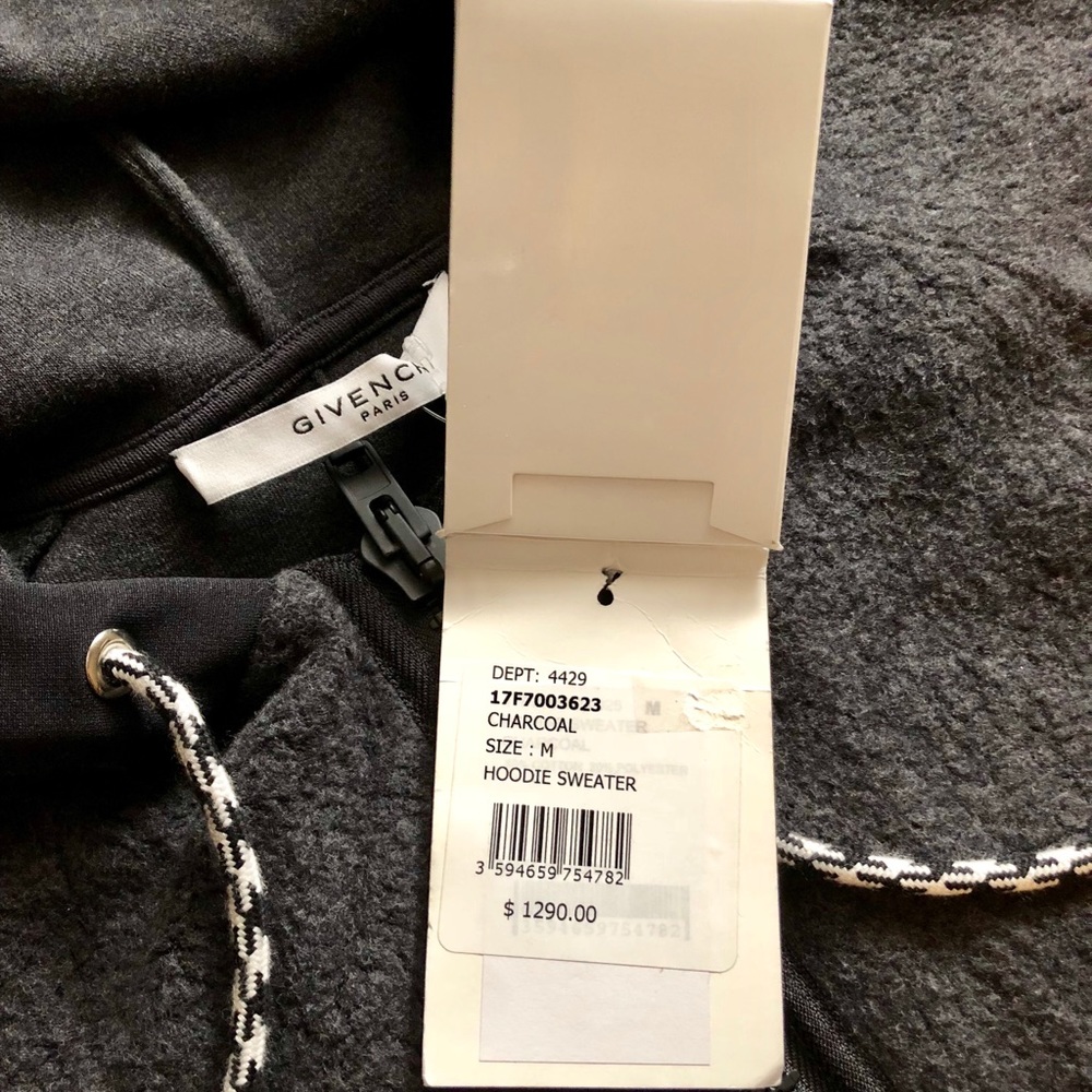 Givenchy - Picture 5 of 5